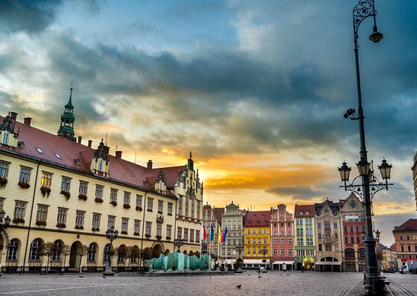Wroclaw Marktplein Vol Met Oude Kleurrijke Huurhuizen Bewolkte Ochtend — Stockfoto