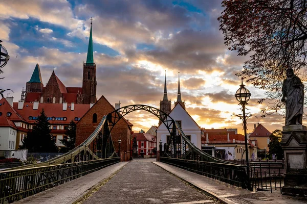 Wroclaw Polonya Şafak Vakti Tumski Adasına Giden Köprü — Stok fotoğraf
