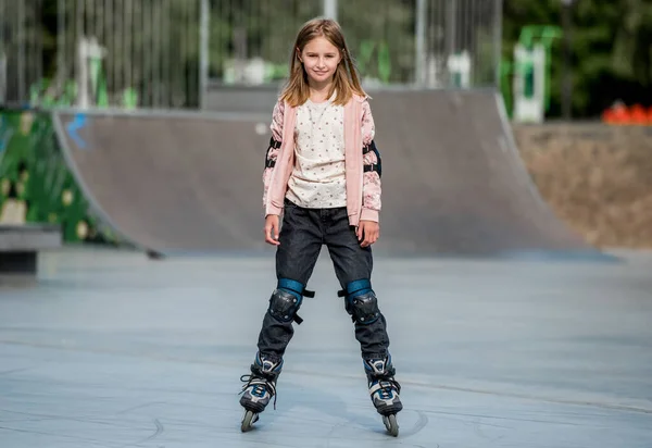 Cute Girl Roller Skater Riding City Park Pretty Female Preteen — Zdjęcie stockowe