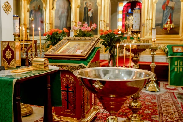 ปกรณ เสร าหร บการร ศมาของเด กในโบสถ Orthodox — ภาพถ่ายสต็อก