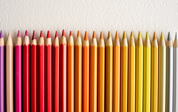 Boîte Avec Crayons Colorés Sur Papier Aquarelle Avec Espace Copie — Photo