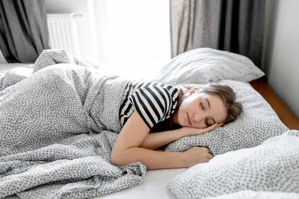 Pretty Girl Teenager Sleeping Bed Morning Sun Light Young Female — Stock Photo, Image