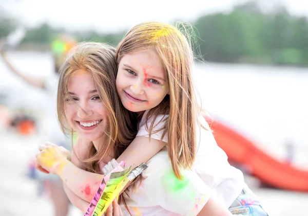 Pretty Girls Sisters Indian Holi Festival Colorful Powder Smiling Having — Stock Photo, Image