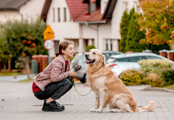 Preteen Girl Wear Golden Retriever Dog Lace Outdoors Pretty Kid — Stock Photo, Image