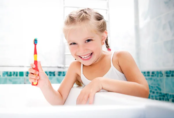 Menina Escovando Dentes Banho — Fotografia de Stock