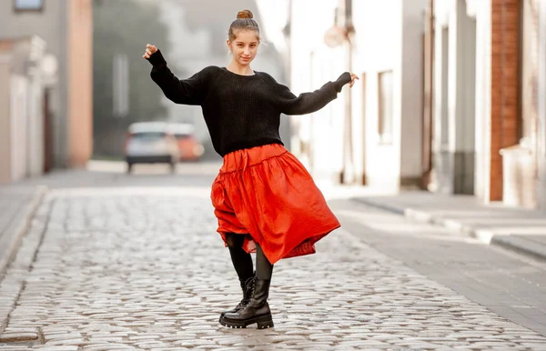 Beautiful Teenager Girl Red Skirt Posing City Street Daylight Pretty — Stock Photo, Image