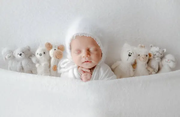 Baby Girl Sleeps Blanket Toys Newborn Photo Session Studio — Stock Photo, Image