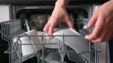Bulaşıkçıdan Temiz Tabak Yakından Bakış Alıyor