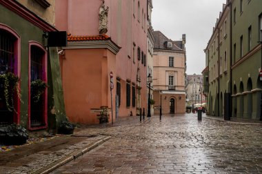 Poznan 'ın Yağmur Altındaki Merkezi Güzellik Gösterileri