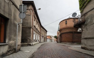Eski Polonya Şehir Hapishanesi Gün Batımında Duruyor