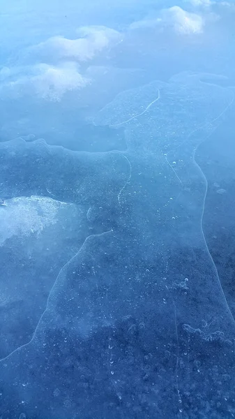 Εύθραυστος Πάγος Στην Επιφάνεια Ενός Παγωμένου Ποταμού Κοντινό Φυσικό Χειμερινό — Φωτογραφία Αρχείου