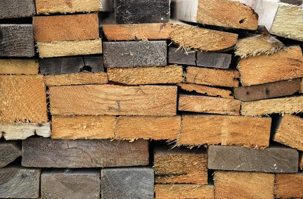 Farklı şekiller ve renk tahtaları, yakın plan doğal arkaplan