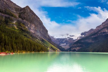 Louise Gölü 'nün panoramik manzarası, Kanada Banff Ulusal Parkı