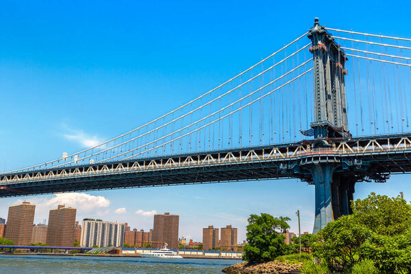 Manhattan Bridge in New York City, NY, USA
