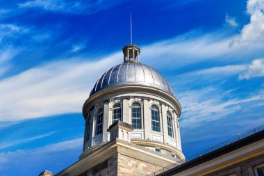 Montreal 'de Marche Bonsecours güneşli bir günde, Quebec, Kanada