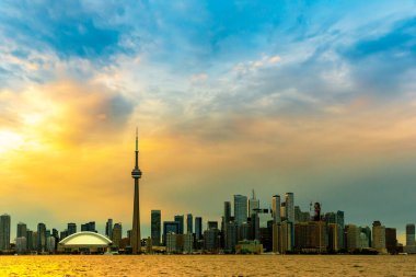 Toronto 'nun günbatımındaki panoramik görüntüsü, Ontario, Kanada