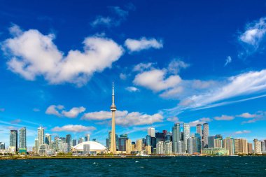 Güneşli bir günde Toronto 'nun panoramik manzarası, Ontario, Kanada