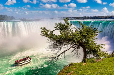 Kanada 'da Niagara Şelaleleri, At nalı Şelaleleri, Niagara Şelaleleri, Ontario, Kanada' da güneşli bir günde