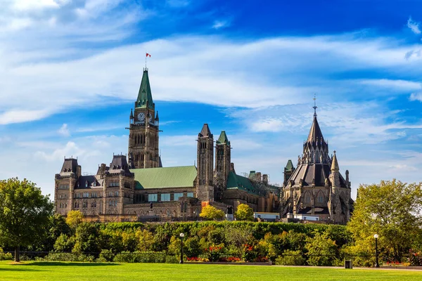 Parlamento Canadense Ottawa Dia Ensolarado Canadá — Fotografia de Stock