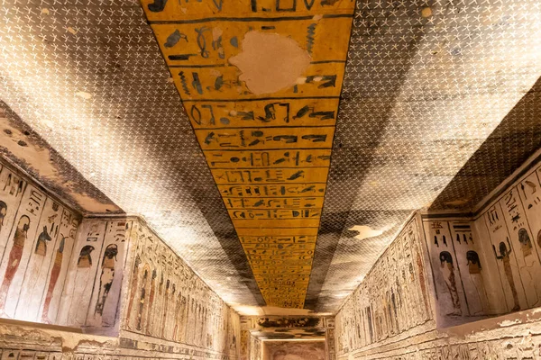 Krallar Vadisi, Luxor, Mısır 'da Firavun Ramses III' ün mezarı.