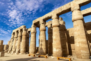 Luxor Tapınağı güneşli bir günde, Luxor, Mısır