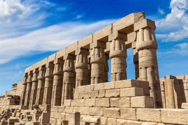 Luxor Tapınağı güneşli bir günde, Luxor, Mısır