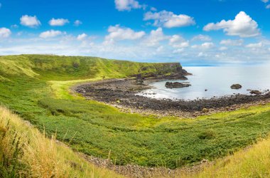 Causeway dev bir güzel yaz günü, Kuzey İrlanda