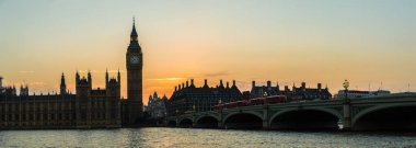 Londra'da Big Ben, Parlamento ve Westminster bridge uygulamasında bir güzel yaz gecesi, İngiltere, Amerika Birleşik Devletleri