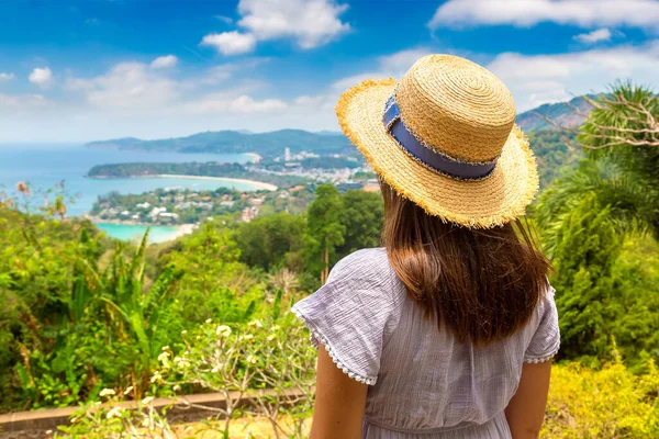 Reisende Blauem Kleid Und Strohhut Karon Aussichtspunkt Auf Phuket Thailand — Stockfoto