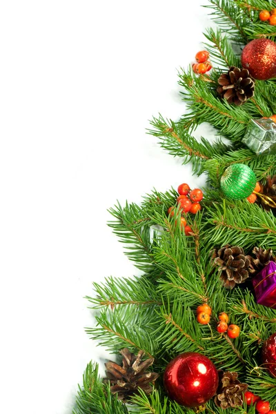 Weihnachten Hintergrund Mit Kugeln Und Dekorationen Isoliert Auf Weißem Hintergrund — Stockfoto