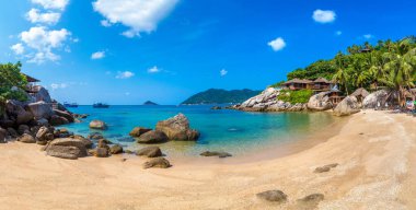 Jansom Körfezi Panoraması - Koh Tao Adası, Tayland 'da güzel bir tropikal plaj