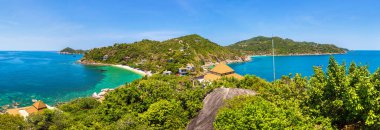 Tayland 'daki Koh Tao adasındaki Panoramik hava manzaralı bungalov