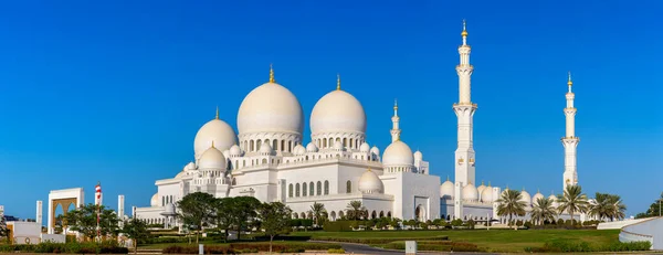 Panorama Grande Mesquita Xeque Zayed Abu Dhabi Dia Verão Emirados — Fotografia de Stock