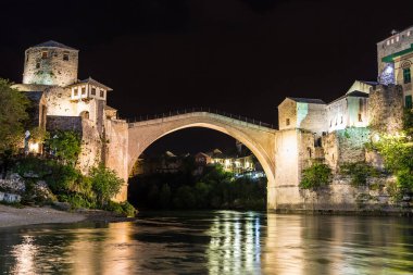 Eski Mostar güzel bir yaz gecesi, Bosna-Hersek köprü