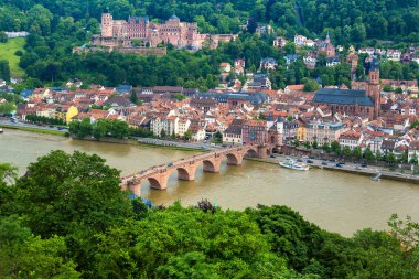 Panoramik hava görünümünde Heidelberg bir güzel yaz günü, Almanya