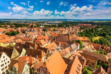 Rothenburg panoramik hava görünümünü bir güzel yaz günü, Almanya