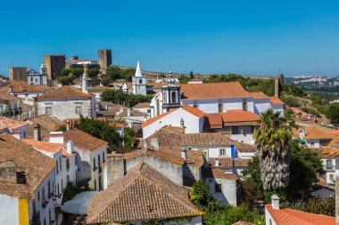 Şehrin Ortaçağ Obidos bir güzel yaz günü, Portekiz Hava panoramik