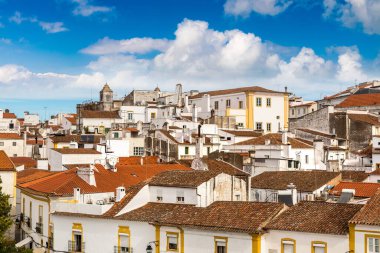 Evora, Portekiz Cityscape güzel yaz gün