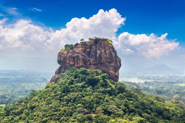 Güneşli bir günde Sigirya 'da Lion Rock, Sri Lanka