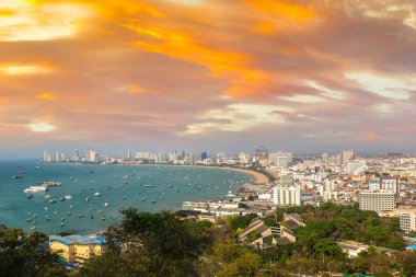 Pattaya Körfezi, Tayland 'da yaz günü panoramik hava manzarası