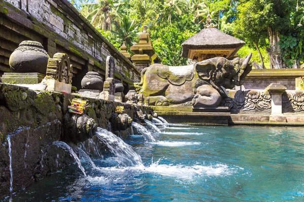 Basen Święconej Wody Świątyni Pura Tirta Empul Bali Indonezja — Zdjęcie stockowe