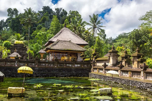 Piscina Agua Bendita Pura Tirta Empul Templo Bali Indonesia —  Fotos de Stock
