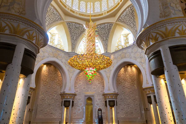 Abu Dhabi Emiratos Árabes Unidos Enero 2019 Interior Gran Mezquita —  Fotos de Stock