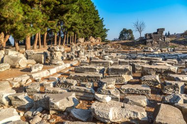 Antik kentin Efes, bir güzel yaz günü Türkiye'de antik Yunan şehir kalıntıları