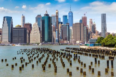 New York, ABD 'de Brooklyn' deki Old Pier 1 'den Manhattan manzarası