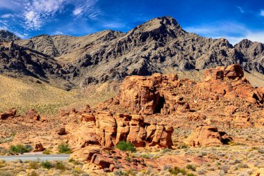 Ateş Vadisi Parkı güneşli bir günde, Nevada, ABD