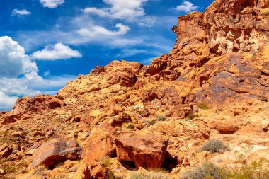 Ateş Vadisi Parkı güneşli bir günde, Nevada, ABD