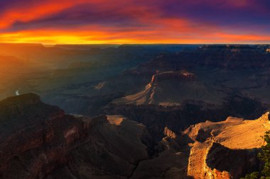 Büyük Kanyon Ulusal Parkı Powell Point 'te gün batımında, Arizona, ABD