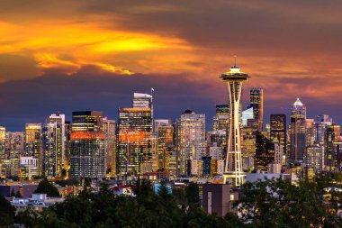 Seattle 'ın gece panoramik manzarası, Washington, ABD