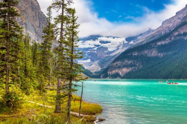 Louise Gölü 'nün panoramik manzarası, Kanada Banff Ulusal Parkı